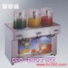 供應雪蓉機：將濃縮果汁放入雪蓉機中