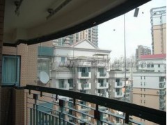 重慶泊眾生產(chǎn)無(wú)框陽(yáng)臺(tái)窗-- 重慶泊眾工貿(mào)有限公司銷售部