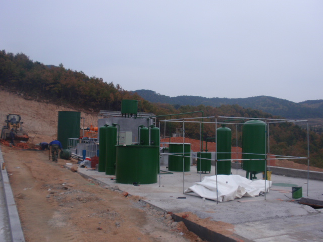 四川廠家直銷環(huán)保污泥污水處理成套設(shè)備-- 山東潤華環(huán)保設(shè)備公司