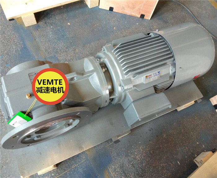 KAF57YVPEJ100M4轉(zhuǎn)角減速機(jī),15kw三電動機(jī)-- 東莞市科達(dá)紡織機(jī)械配件有限公司