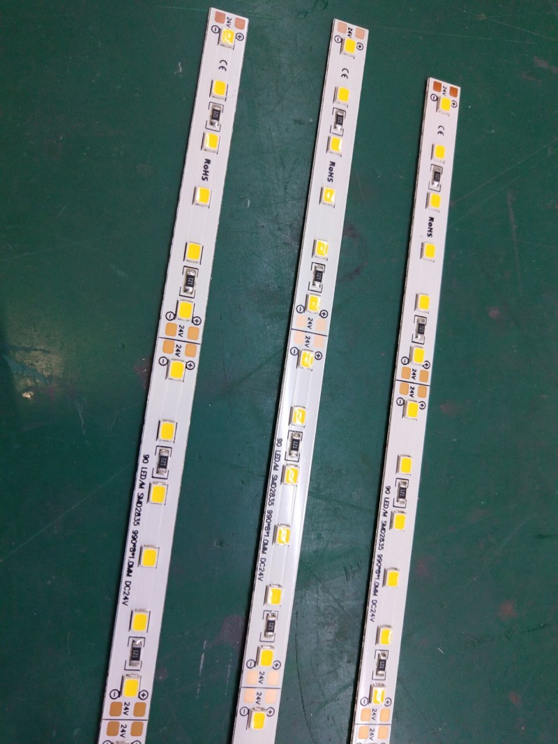 12V 24V 8MM寬1米60燈和90燈2835硬燈條